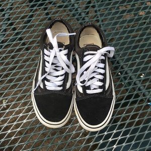 Black low top vans